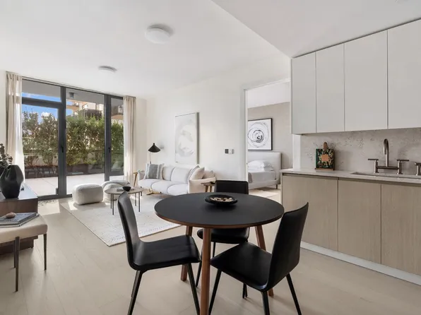 526 Union Avenue image 1 of 26