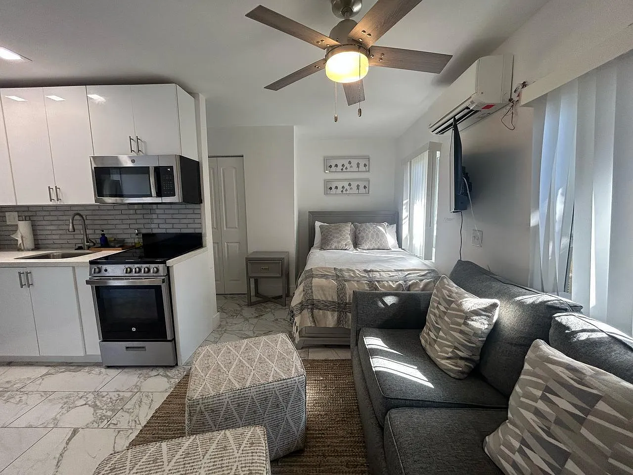 Studio, 1.0 bath, 600 sqft, $2,250 — Photo 2