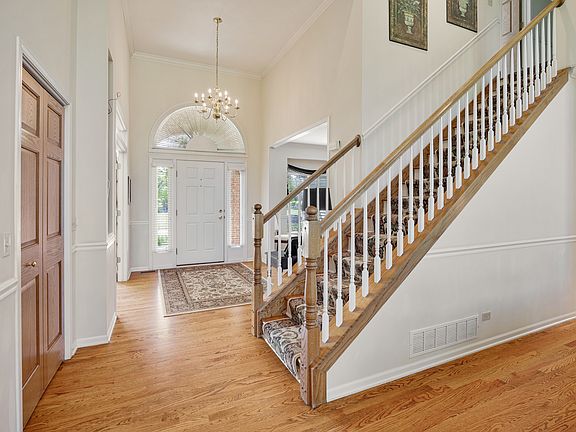 4th image of 10902 Red Hawk Ln