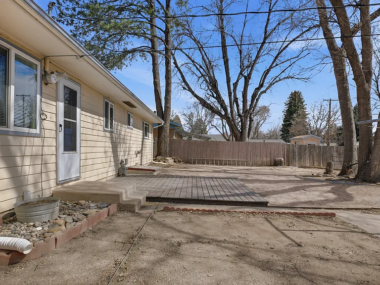 2826 N Institute St — Photo 21