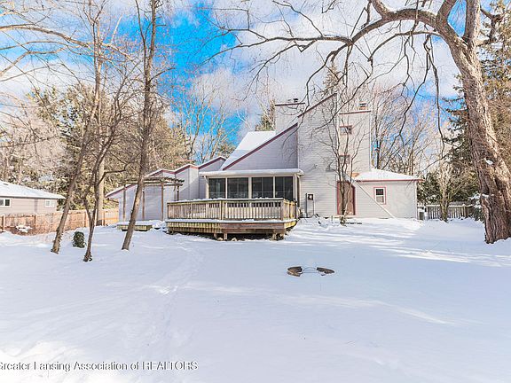 4th image of 1441 Greenview Ave