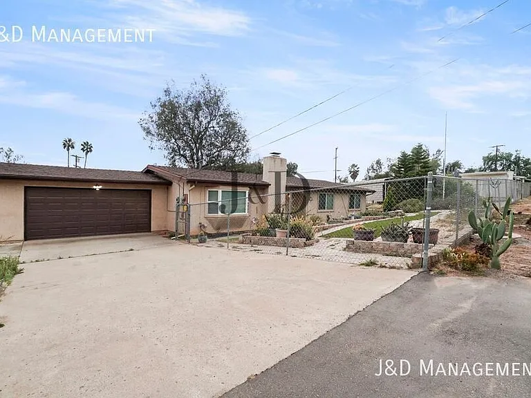 151 Bonita Pl — Photo 3