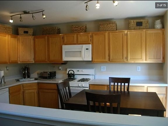 4th image of 46 Jared Dr