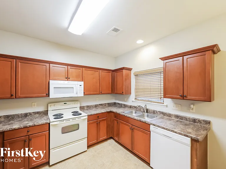 2132 Spaulding Pl — Photo 6