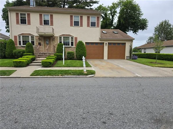 129 Longwood Ave, Providence, RI 02908