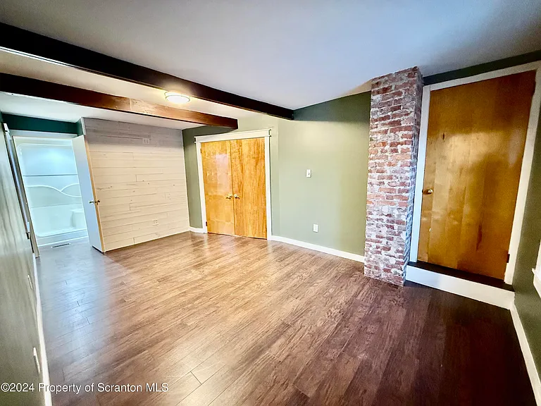 22 N Goodwin Ave — Photo 13