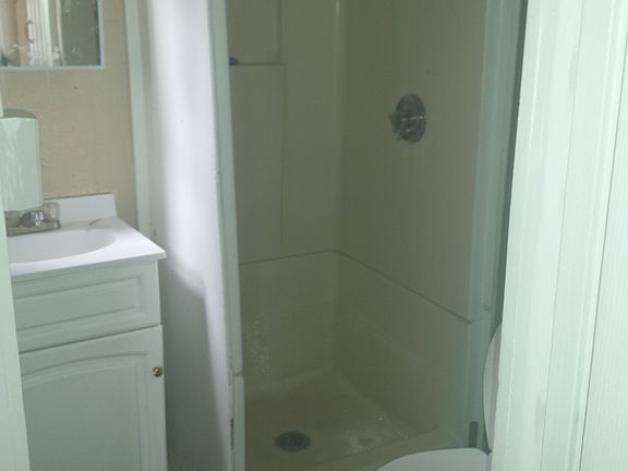 2nd image of 276 Kimball St