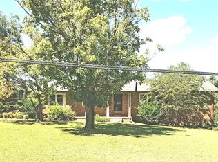 7705 Lakewood Dr, Florence, AL 35634