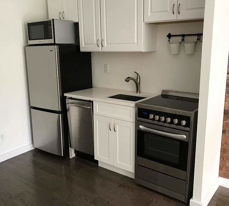 1st image of 1403 2nd Ave #2B