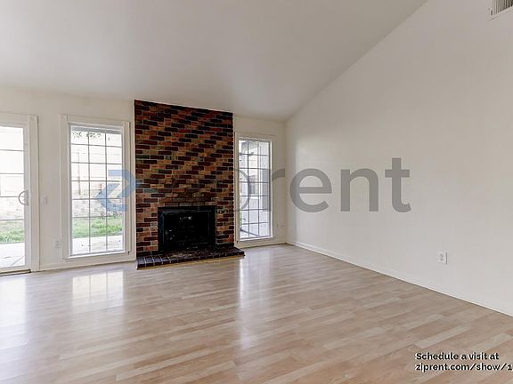 5th image of 5368 Vichy Cir