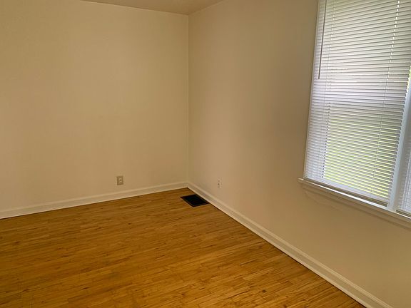5th image of 612 Idaho St E