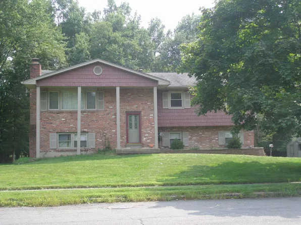 3 E Blossom Rd, Airmont, NY 10901
