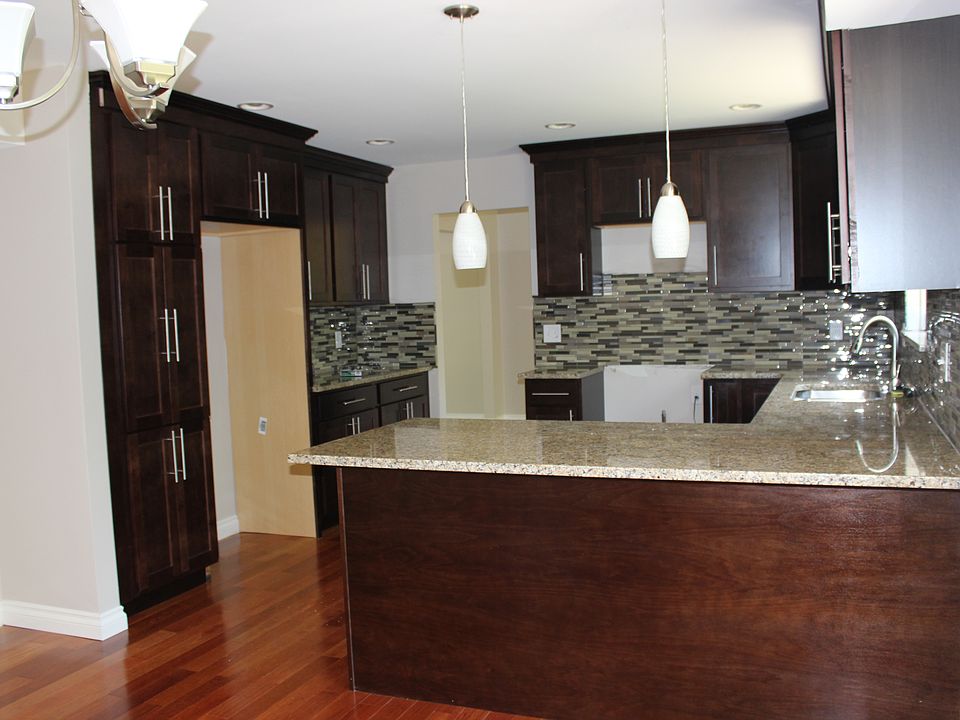 1st image of 3753 Hawthorne Dr