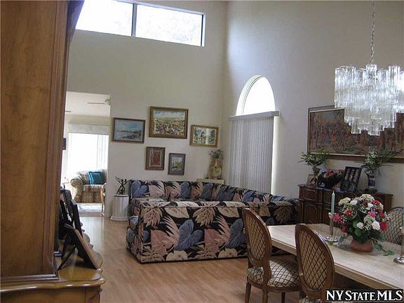 3rd image of 686 Birchwood Park Dr