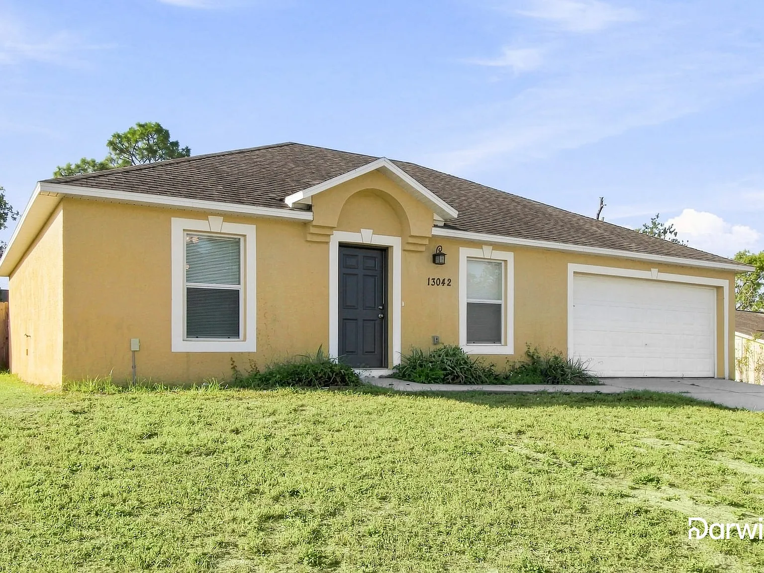 3 bed, 2.0 bath, 1367 sqft, $1,945 — Photo 2