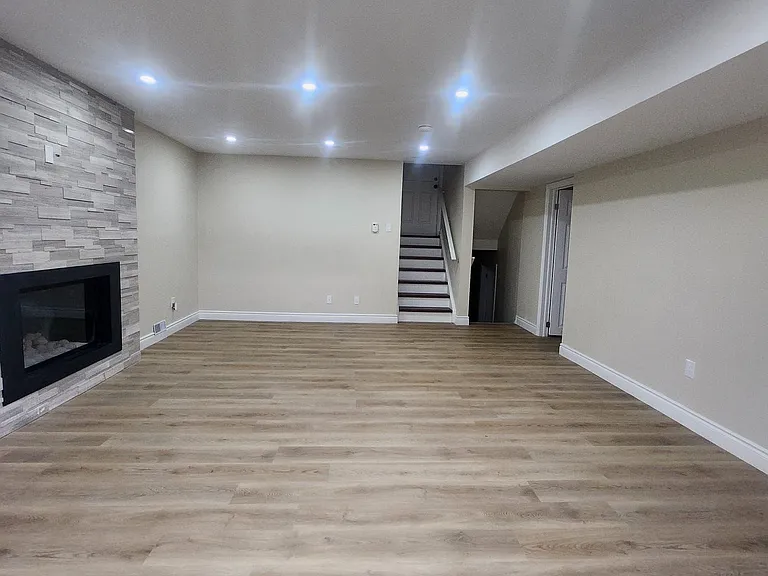 464 Thorndale Dr #BASEMENT — Photo 7