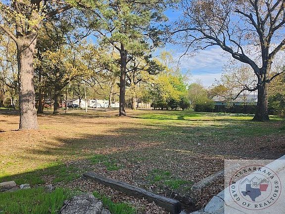 2nd image of 824 Arkansas Blvd