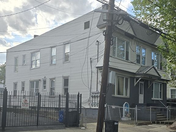 2nd image of 93-95 Hawkins St #4