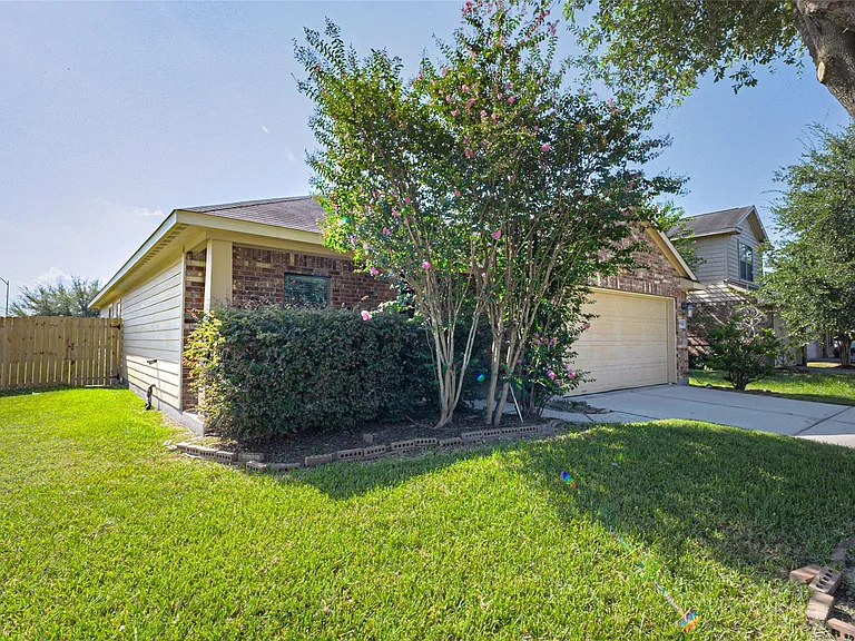 9918 Hideaway Bend Ln — Photo 3