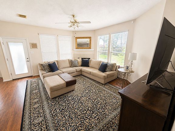 4th image of 32822 Westwood Square East Dr