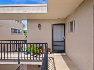2763 Woodgate Ln APT 301, Sarasota, FL 34231