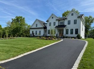 3 Splitrock Rd, Livingston, NJ 07039