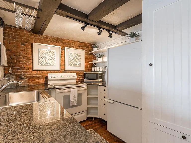 111 Market St #5 — Photo 11