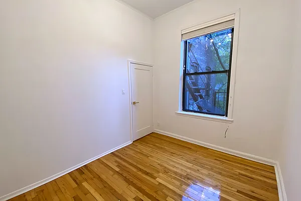 Rented by Douglas Elliman | media 19