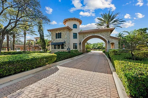 222 Tresana Blvd #44 Photo 1