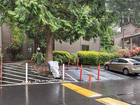 2nd image of 10020 NE 123rd St APT B