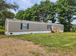 56 Fairview Ln, Hillsville, VA 24343