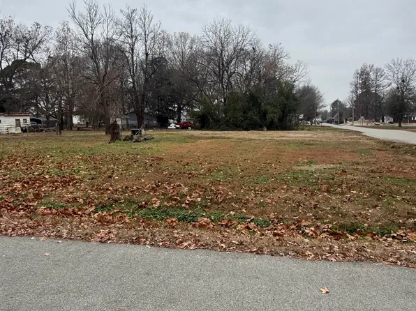 608 E Locust St, Paragould, AR 72450