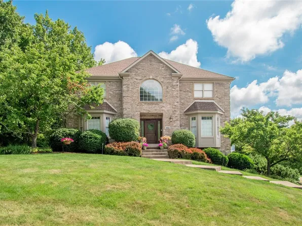 402 Honey Locust Dr, Cranberry Township, PA 16066
