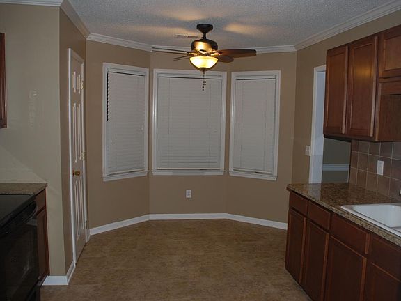 Kitchen/Breakfast Nook
