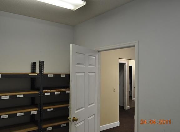 3rd image of 265 Bay Pines Rd