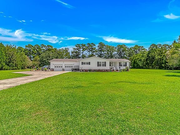 3rd image of 1353 Circle Bay Dr.