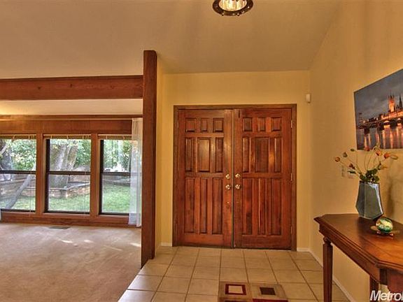 3rd image of 1094 Salmon Dr