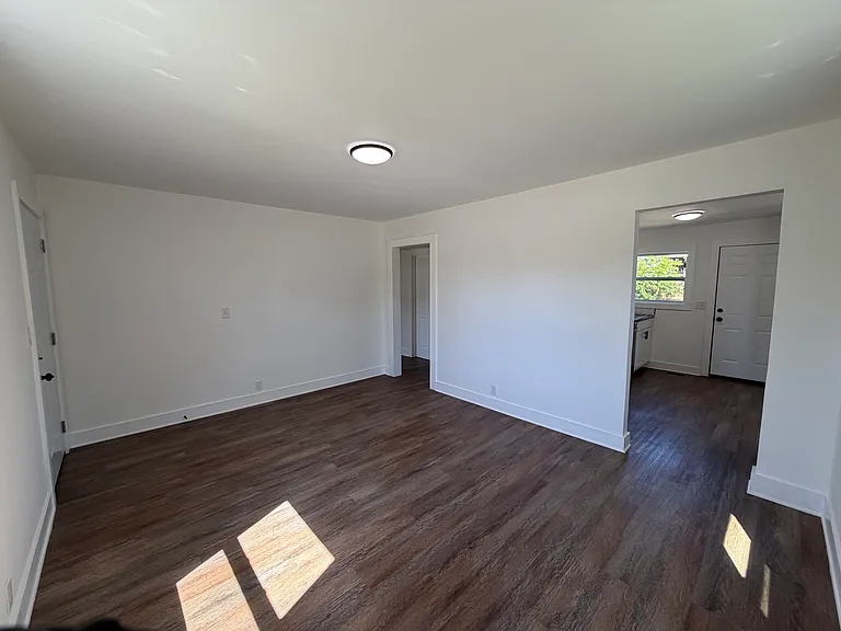 2631 Martin Luther King Jr Ave — Photo 3
