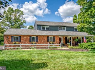 9 Tenby Chase Dr, Newark, DE 19711