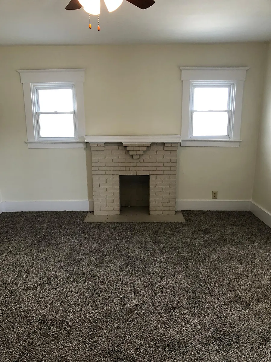 Building Photo - 28 W 36th St #1