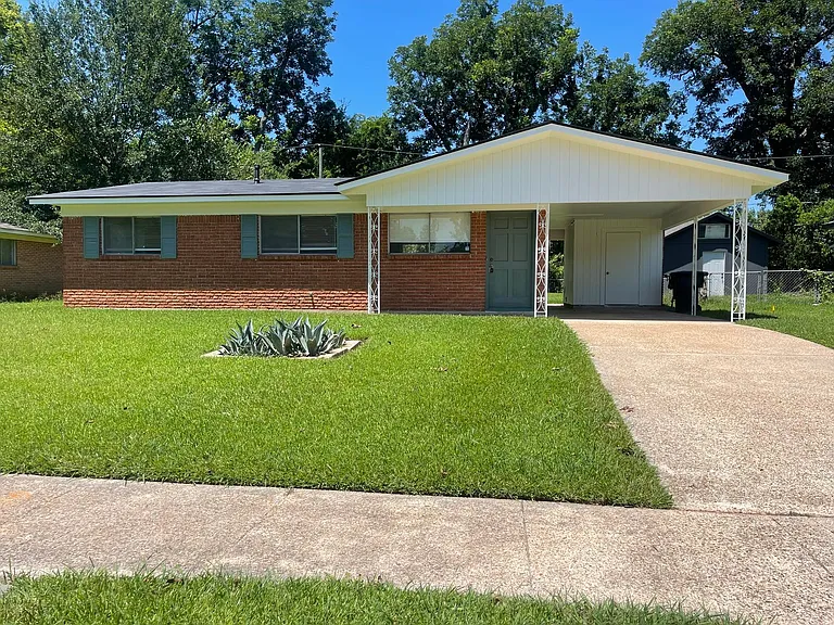 4212 Elaine St — Photo 1