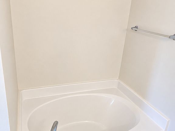 4th image of 5033 Timber Trail Dr