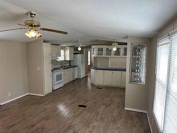2021 N Battlebell Rd, Highlands, TX 77562 | Zillow