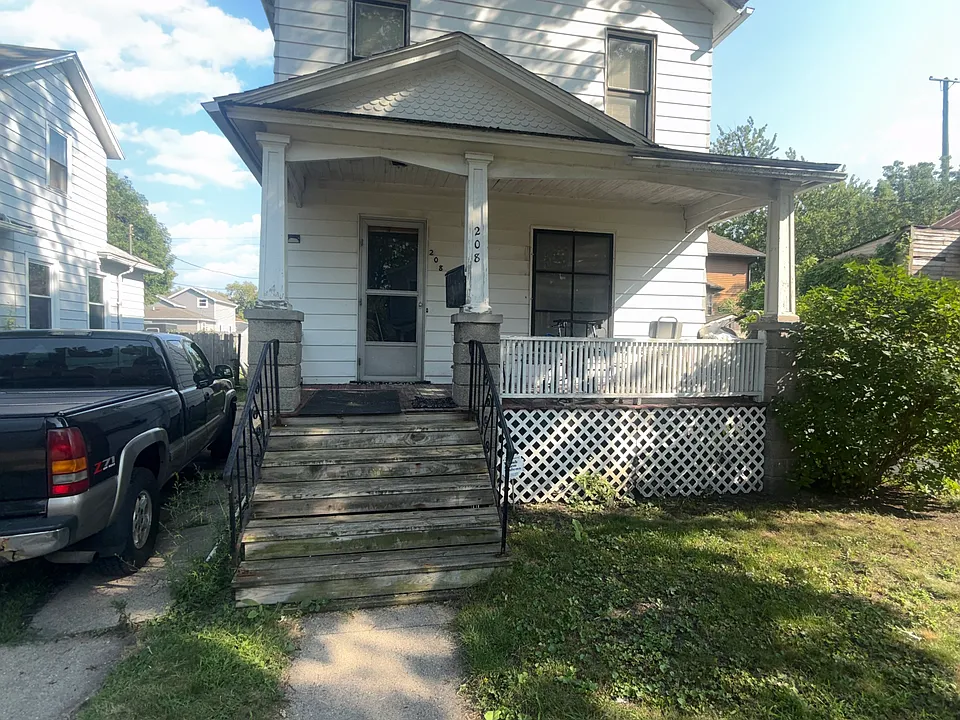 208 N Granger St