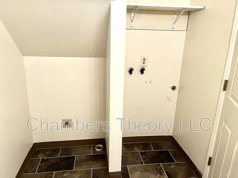 695 SE Centennial St #B — Photo 15