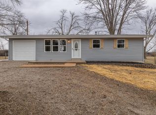 324 Oakborough Dr, Lake Saint Louis, MO 63367