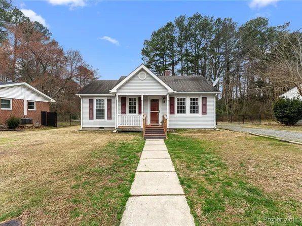 46 3rd Ave, Kilmarnock, VA 22482