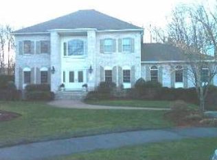 10 Gregory Ln, Reading, MA 01867