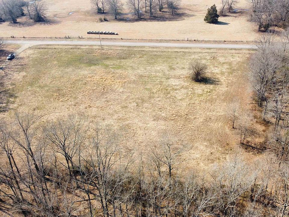 2nd image of 1 S Mount Olive Rd