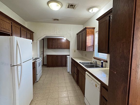 2nd image of 318 W McClure Ave